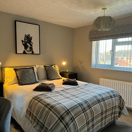 Netflix Home Jacuzzi Gym Fast Wifi Ps5 Free Parking 2 Spaces Hereford Exterior photo